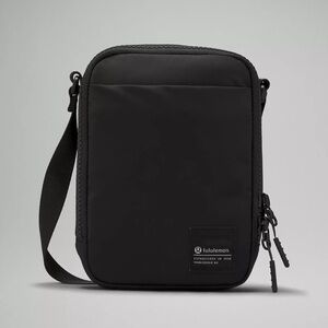 Lululemon Easy Access Crossbody Bag 1.5L